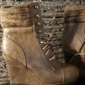 Wedge Boots sz 8 New